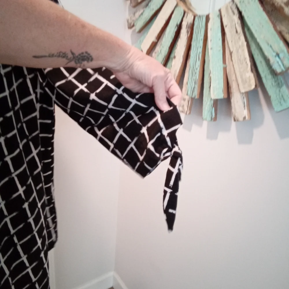 2-$10.Travel Elements Sz M Black&White Grid Pattern Open Front Cardigan Arm Ties